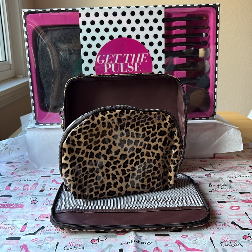 🐆 DENNIS BASSO 2 PIECE ANIMAL PRINT COSMETIC BAG & CASE & MACY’S 8 PC BRUSH SET